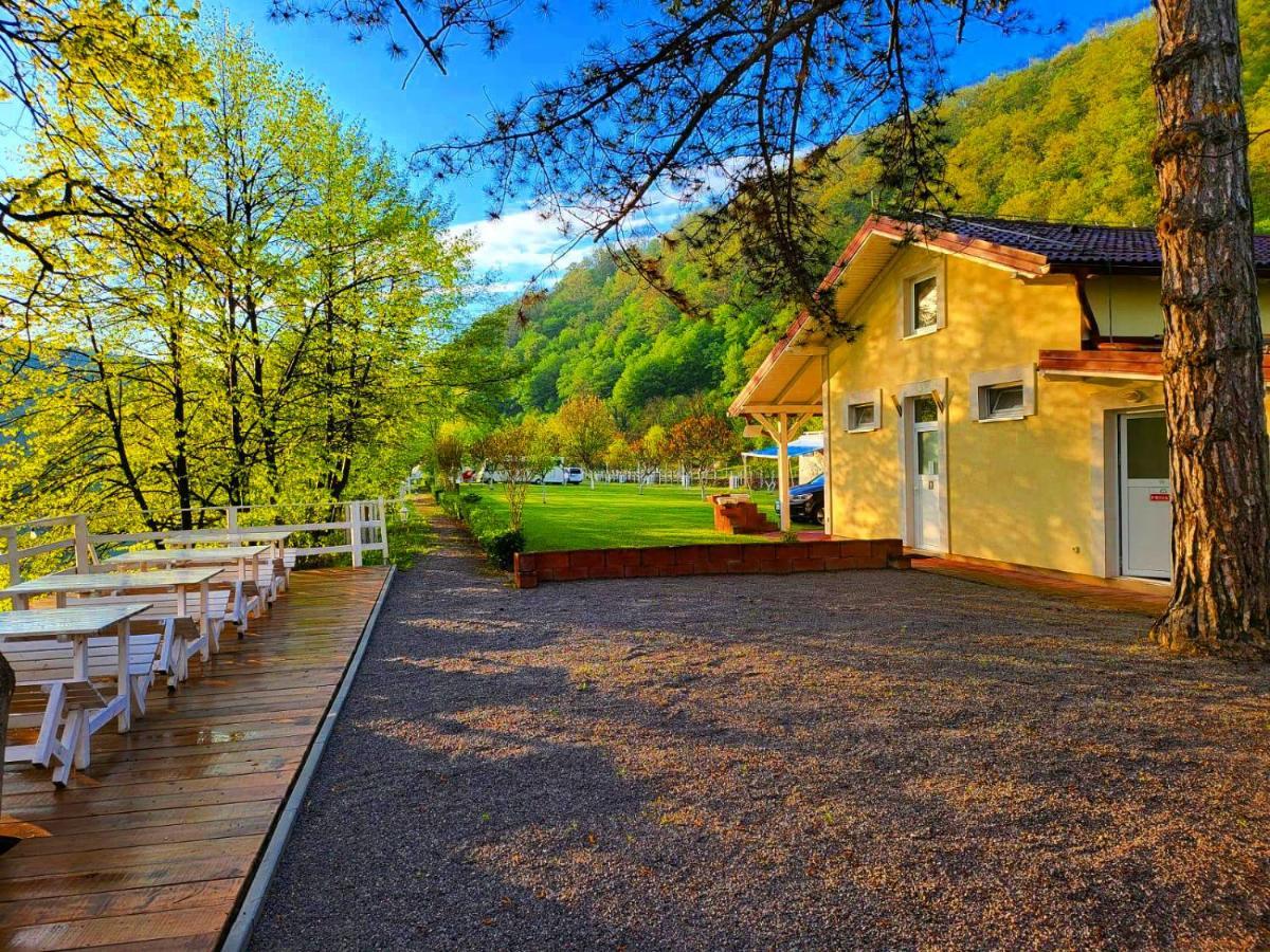 Una Kamp Hotel Bosanska Krupa Exterior foto